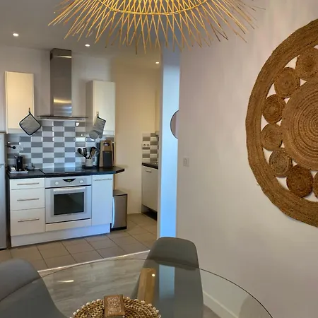 Apartment Confortable T2 Dans Une Petite *
